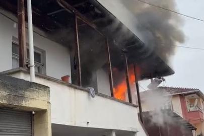 Erbaa’da iki katlı evde çıkan yangında ev kullanılamaz hale geldi