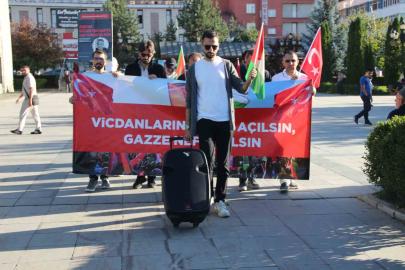 Erzurum’da sağlıkçılar 150 haftadır Gazze için yürüyor: "Zalim zulmünde devam ettikçe biz de mazlumun yanında olmaya devam edeceğiz"