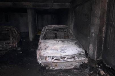 Esenyurt’ta sitede yangın paniği: Baba ve oğlu camın önüne çıkarak kurtarılmayı bekledi