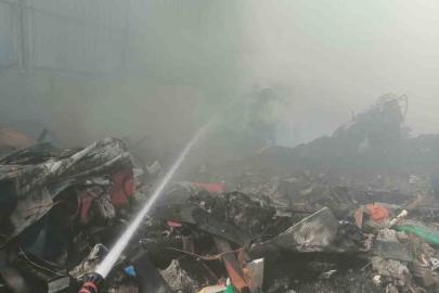 Eskişehir’de geri dönüşüm tesisinde çıkan yangın söndürüldü