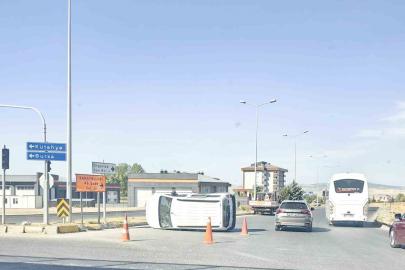 Eskişehir’de hafif ticari araç devrildi: 5 yaralı