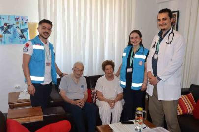 Evde sağlık hizmetleri gönüllere dokunuyor