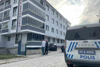 Evinde silahla vurulmuş halde bulundu