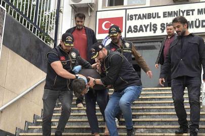 Eyüpsultan Camii’nde silah sesinin yükseldiği olaya ilişkin gözaltına alınan 2 şüpheli adliyeye sevk edildi