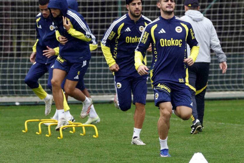 Fenerbahçe günü çift antrenmanla tamamladı
