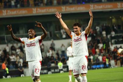 Galatasaray’da maç sonu üçlüsü Rafael Leao ve Deniz Gül’den