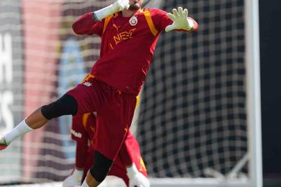 Galatasaray’ın yeni transferi Deniz Gül, ilk antrenmanına çıktı