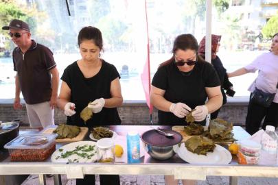 Gastronomi Çarşısı’nda ’En Güzel Sarma’ yarışması