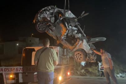 Gaziantep’te 7 kişinin hayatını kaybettiği kazada araçlar yoldan kaldırıldı