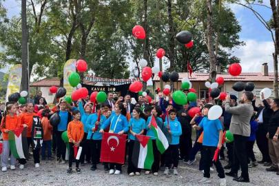 Gazzeli çocuklar için gökyüzüne umut uçuruldu