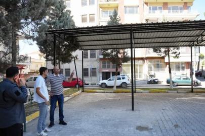 Germencik’te minibüs durağına gölgelik tente uygulaması