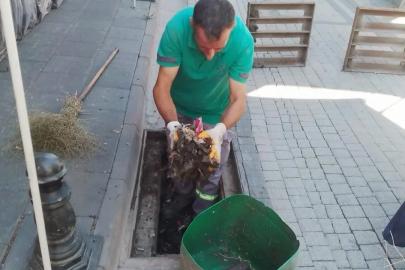 Germencik’te yağış sezonu öncesi mazgallar temizleniyor