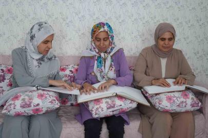 Görme engelli 3 kardeş azimle üniversiteyi kazandı