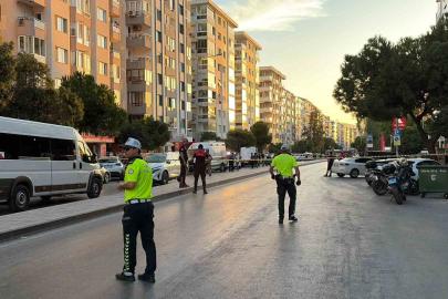 Güvenlik görevlisinin silahıyla 5 kişiyi rehin almış