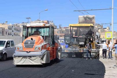 Haleplibahçe Caddesi’nde asfalt çalışmaları sürüyor