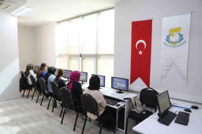 Haliliye Belediyesinden gençlere klavye eğitimi