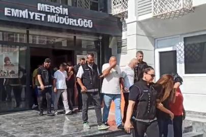 Hastane otoparkındaki araçtan 256 bin 900 uyuşturucu hap çıktı: 2 şüpheli tutuklandı