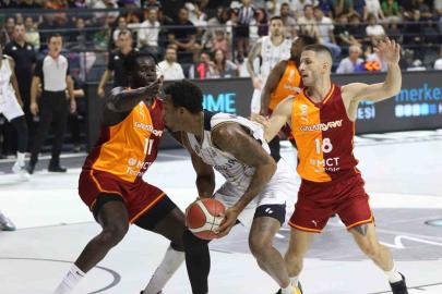 Hazırlık maçı: Çayırova Belediyesi: 75 - Galatasaray: 80