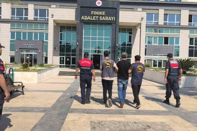 Hırsızlık suçundan 25 yıl 9 ay hapis cezası bulunan hükümlü yakalandı