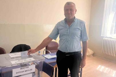 Hisarcık köyünde muhtarlık için sandık kuruldu