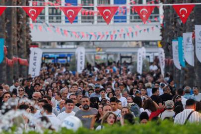İEF’de eğlence ve sürprizler bir arada