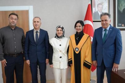 İnönü Üniversitesinde iki akademisyene cübbe giydirildi