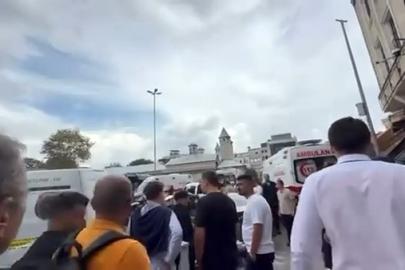 İstanbul Fatih ilçesi Sofçuhan İşhanı içinde bir döviz bürosunda çıkan silahlı kavgada 2 kişi hayatını kaybederken, 2 kişi yaralandı. Bir şüphelinin de yakalandığı öğrenildi. Olayla ilgili inceleme başlatıldı.