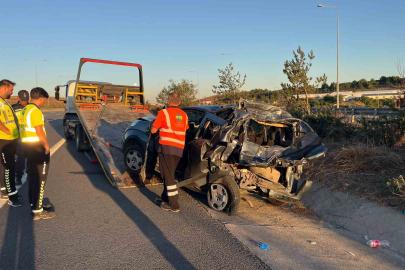 İstanbul Kuzey Marmara Otoyolu’nda seyir halindeki tır, hafif ticari araca çarptı: 6 yaralı