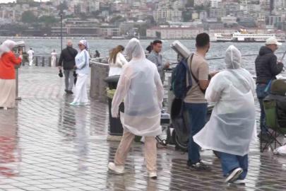 İstanbul’da beklenen yağış Anadolu Yakası’nda etkili oldu