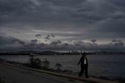 İstanbul’da gökyüzünü gri bulutlar kapladı
