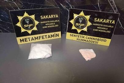 İstanbul’dan 111 kilogram uyuşturucu ham maddesi getirirken Sakarya gişelerinde yakalandılar