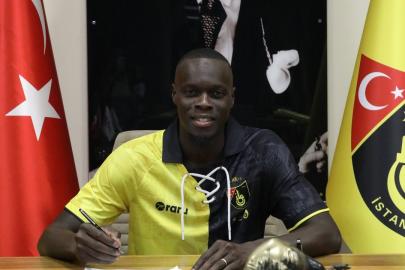 İstanbulspor Mamadou Fall ve Aytaç Kara’yı renklerine bağladı
