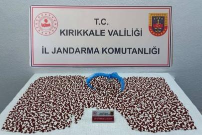 Jandarmadan uyuşturucu operasyonu: Binlerce hap ele geçirildi