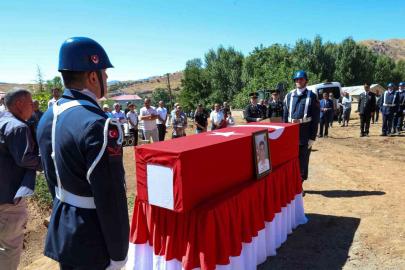 Kalp krizi geçiren güvenlik korucusu son yolculuğuna uğurlandı