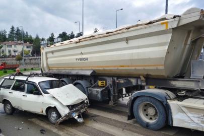 Karabük’te kırmızı ışık ihlali kazaya neden oldu: 2 yaralı