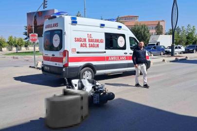 Karaman’da patates yüklü kamyonetle motokurye çarpıştı: 1 yaralı