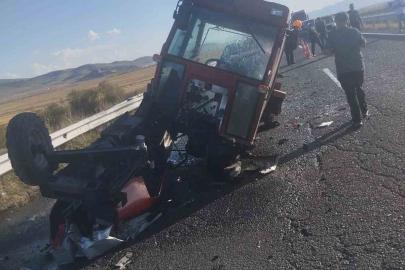 Kars’ta traktörle otomobil çarpıştı: 6 yaralı