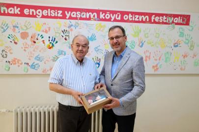 Kasapoğlu: "Burhan Özfatura İzmir’in hafızasında yaşayacak"