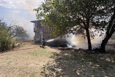 Kastamonu’da örtü yangını bağ evlerini küle çeviriyordu