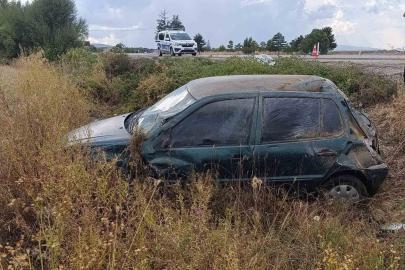 Kaygan yolda kontrolden çıkan otomobil şarampole devrildi: 1 yaralı