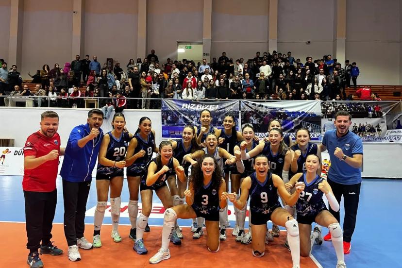 Kayseri Atletikspor Voleybol takımı evinde kazandı