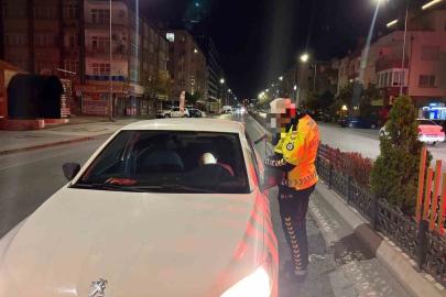 Kayseri’de otomobiliyle uyuyakalan sürücüye 25 bin TL idari para cezası yazıldı