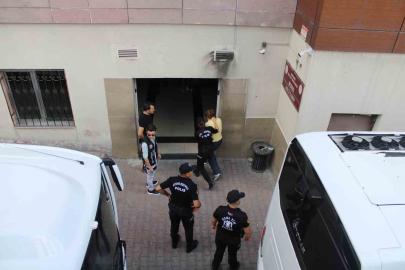 Kayseri’deki yeni nesil suç örgütü operasyonunda gözaltına alınan 32 şüpheli adliyede