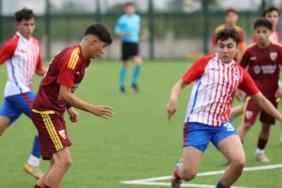 Kayserispor U17 takımı gol olup yağdı