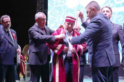 KAYSO’nun Yılın Ahisi Mustafa Suat Köylüoğlu haftan giydi
