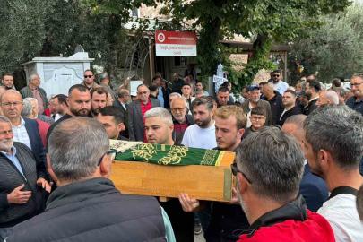 Kazada hayatını kaybeden hamile anne, 3 yaşındaki kızı ve bebeği toprağa verildi