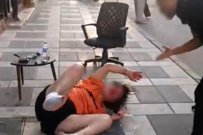 Kilis’te cadde ortasında tekme tokat darp anları kamerada
