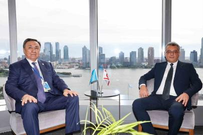KKTC Cumhurbaşkanı Erhürman, TDT Genel Sekreteri Ömüraliyev ile bir araya geldi