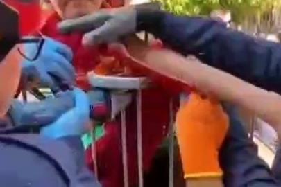Koluna korkuluk demiri saplanan çocuk hastaneye kaldırıldı