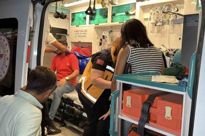 Kontrolden çıkan otomobil park halindeki araca çarptı: 5 yaralı